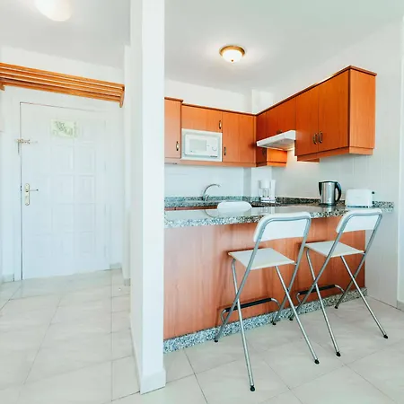 Residencial Neptuno Lägenhet *